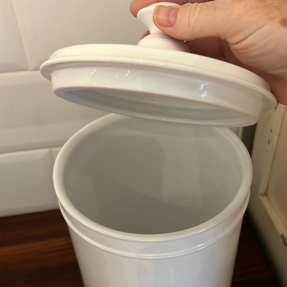 Storage!  Bath and Body Works Ceramic Apothecary Cannister - Picture 2 of 2